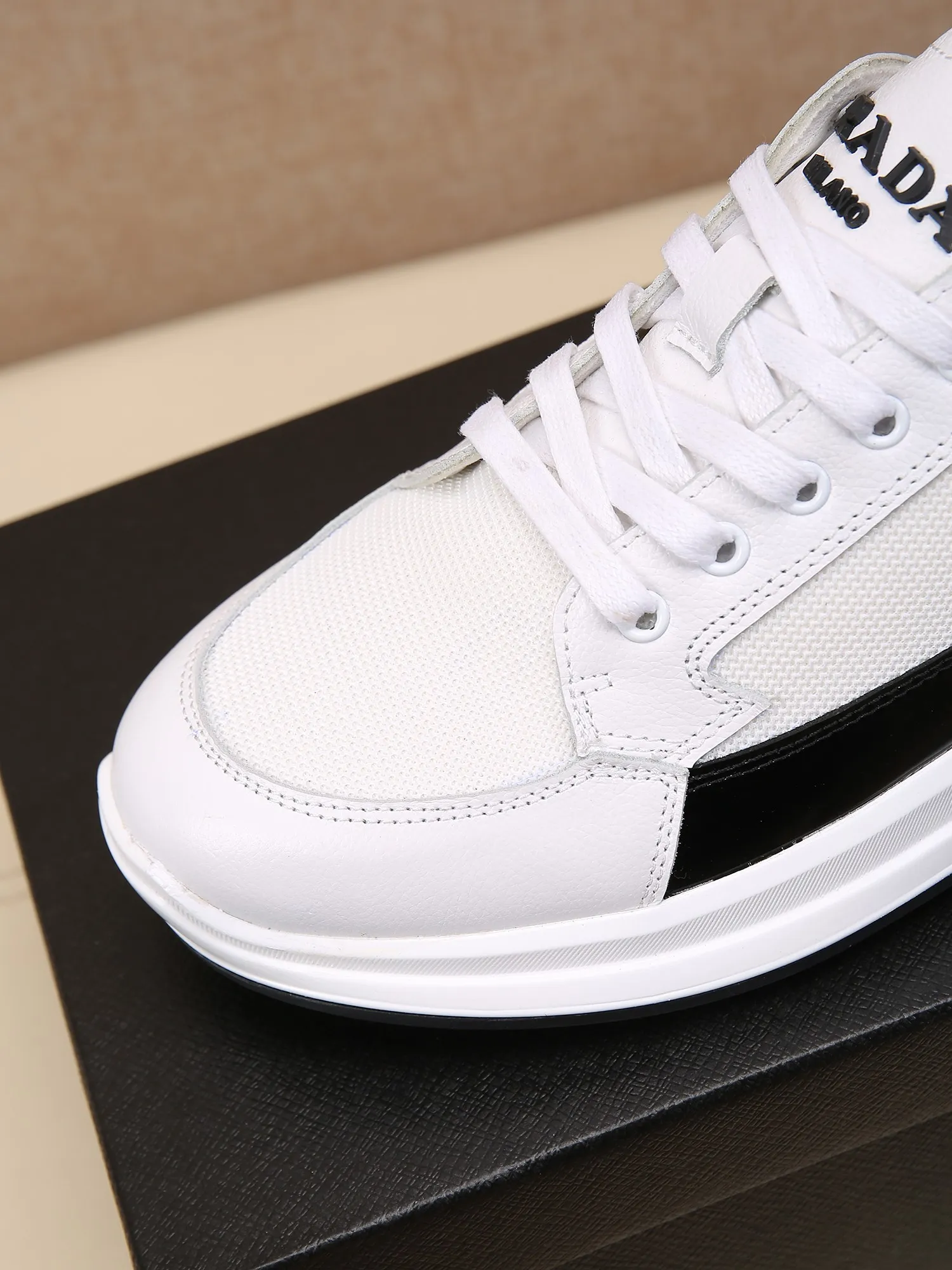 Batch 440 🕷️🕷️【PRADA】Prada's new men's fashionable casual shoes🇨🇳original quality, high-end boutique💯exquisite details,🌶🌶original lightweight, wear-resistant and non-slip original outsole, comfortable to wear🎋classic craftsmanship, fine workmanship, worth owning Code number: 38-44 Large quantities in stock